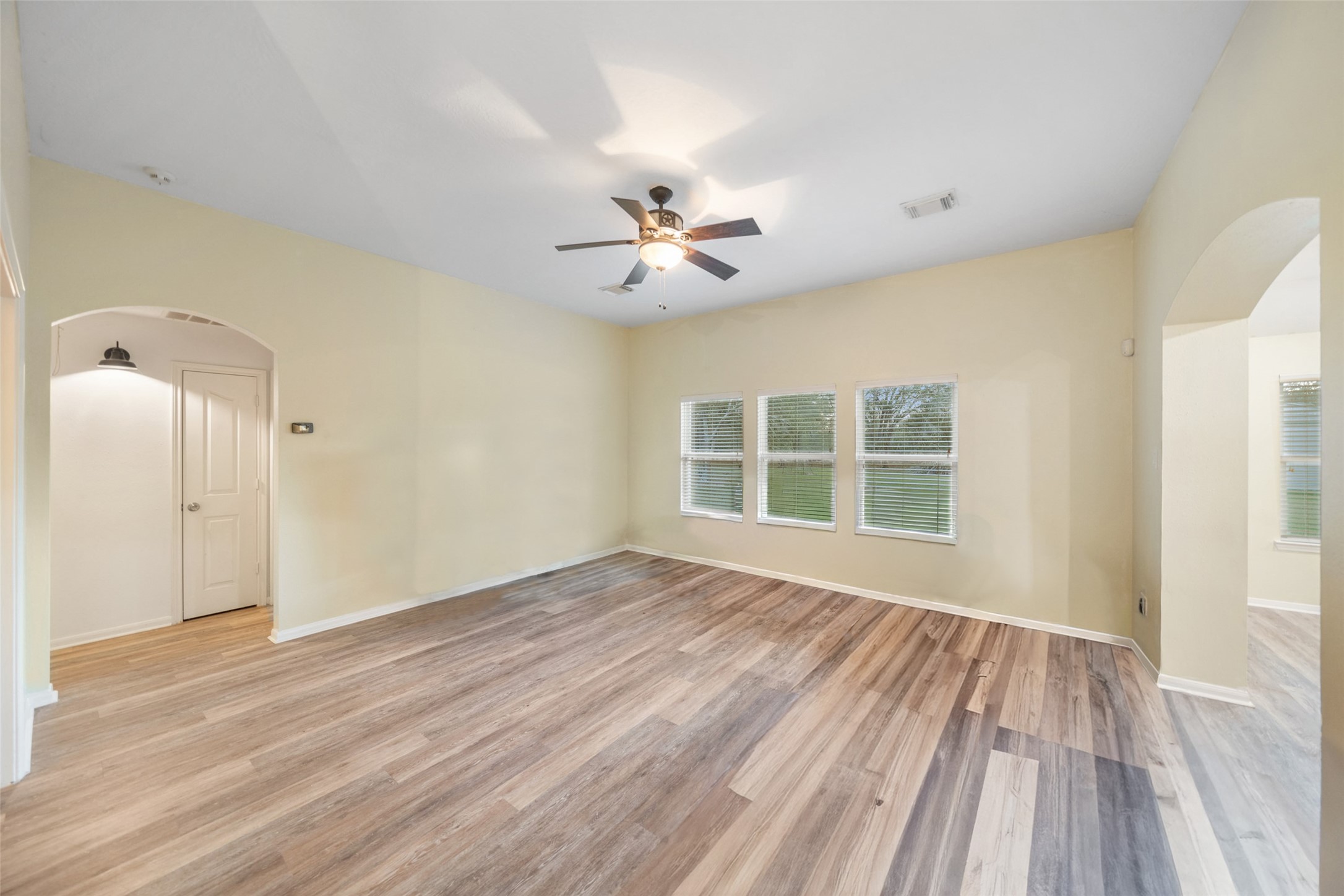 118 Pin Oak Lane Hempstead, TX 77445 - Photo 9 of 33