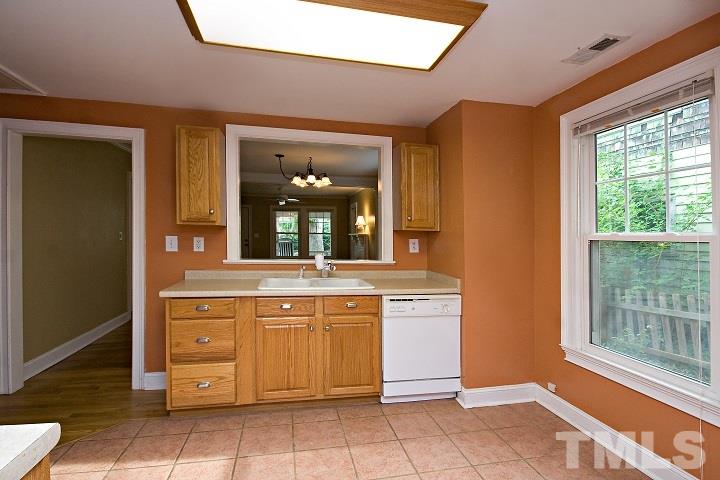 411 Frank Street Raleigh, NC 27604 - Photo 8 of 25