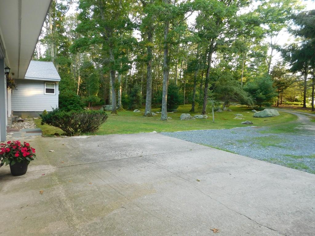 1736 Bulgarmarsh Road Tiverton, RI 02878 - Photo 8 of 39 Gallery Image 8