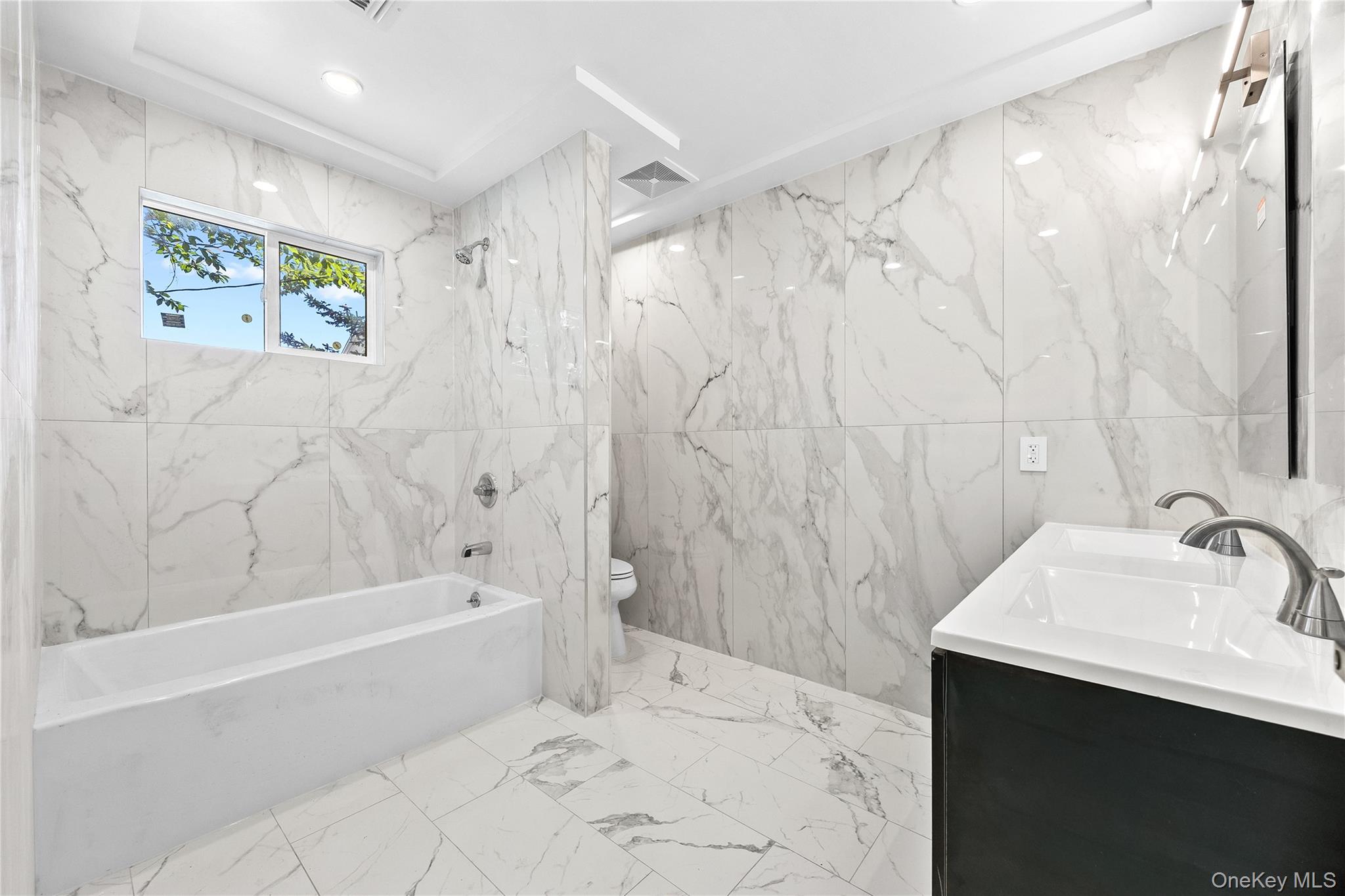 2 Circle Drive Syosset, NY 11791 - Photo 19 of 43