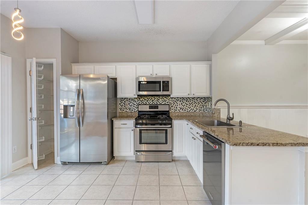 2741 Ashleigh Lane Alpharetta, GA 30004 - Photo 10 of 34