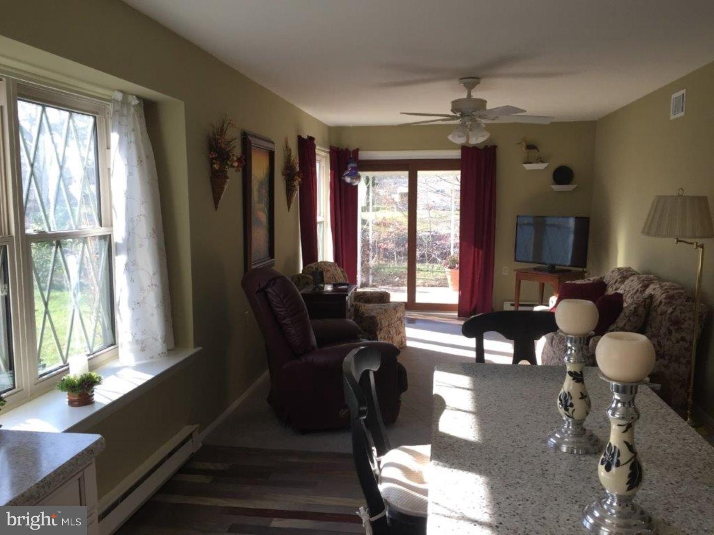 10 Windsor Road Southampton, NJ 08088 - Photo 9 of 20 Family Room