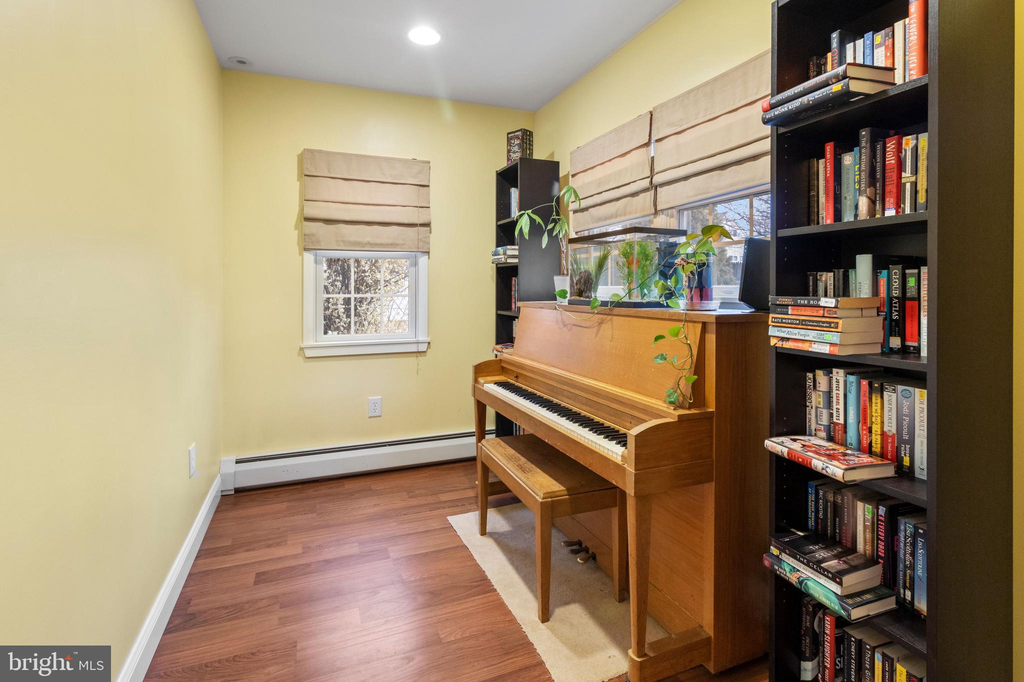 10 Cotton Road Levittown, PA 19057 - Photo 15 of 34 A small den perfect for a small office or playroom
