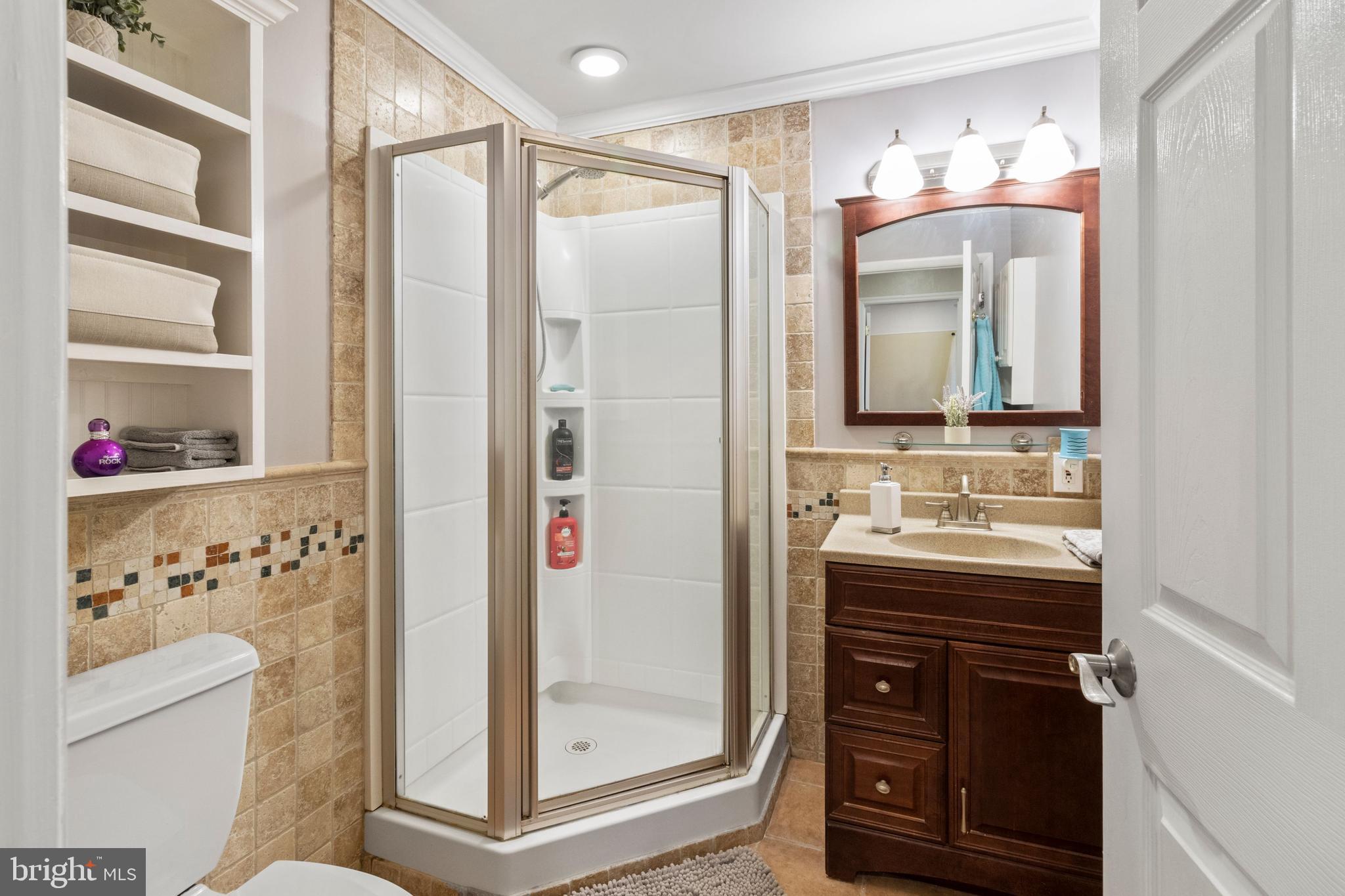 10 Cotton Road Levittown, PA 19057 - Photo 20 of 34 Master bath with stand up shower!