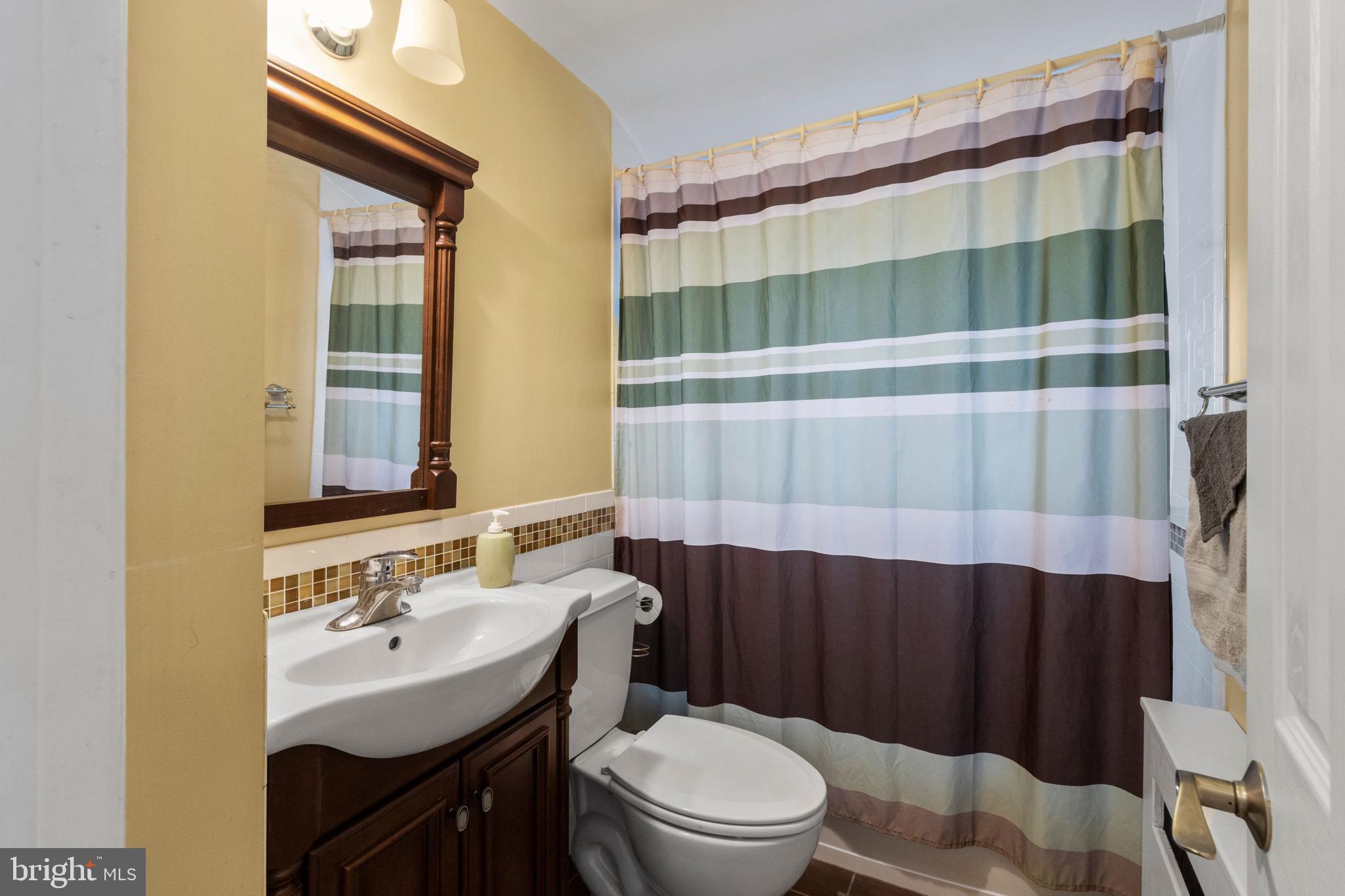 10 Cotton Road Levittown, PA 19057 - Photo 27 of 34 The second full bathroom!