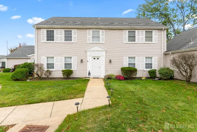$2,350 | 177A Rossmoor Drive, Unit B, Monroe Township, NJ 08831