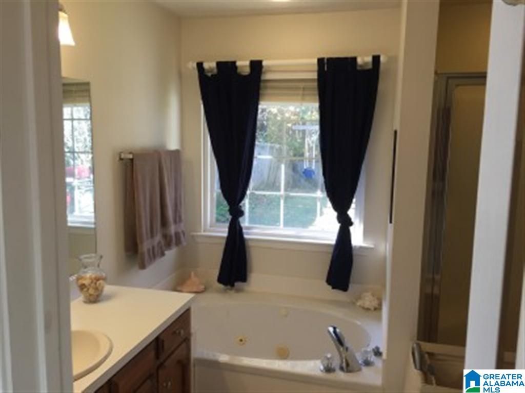 136 Lake Terrace Alabaster, AL 35007 - Photo 5 of 6