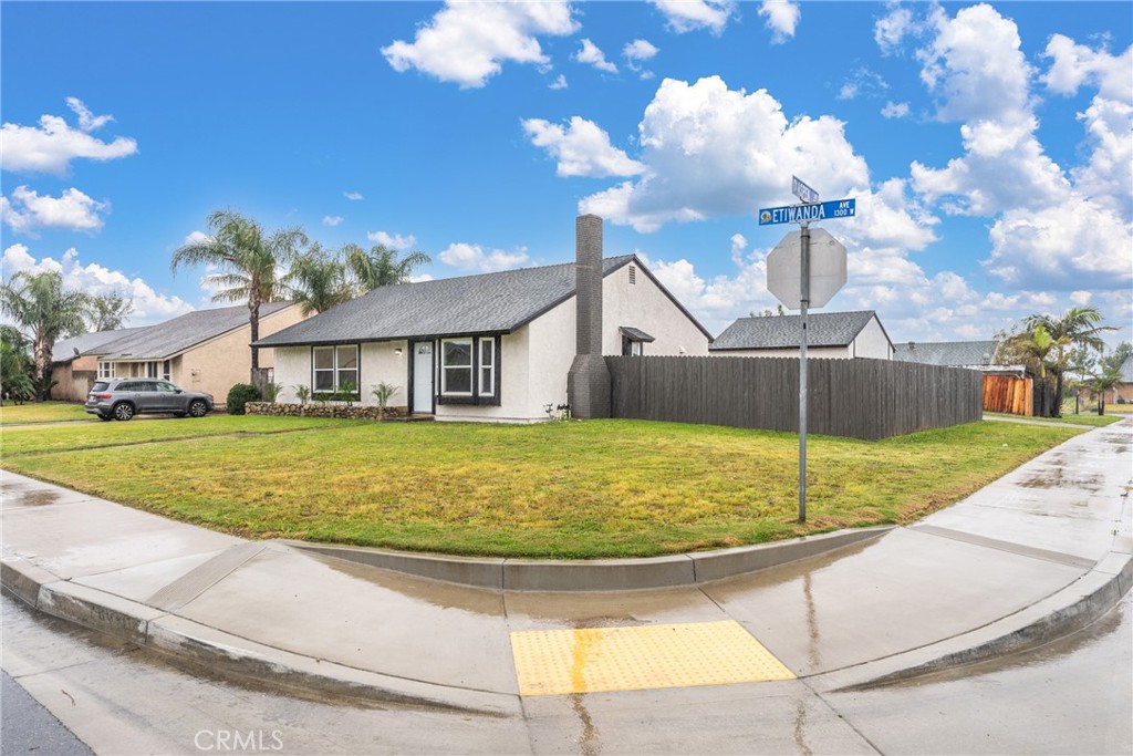 1365 West Etiwanda Avenue Rialto, CA 92376 - Photo 3 of 32
