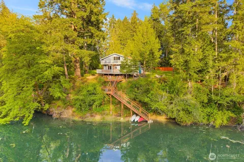 $700,000 | 61 East Orchard Beach Drive, Grapeview, WA 98546