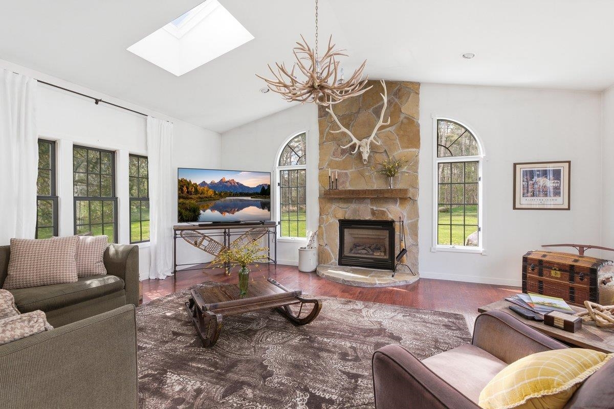 1138 Barber Pond Road Pownal, VT 05261 - Photo 6 of 40 Gallery Image 6