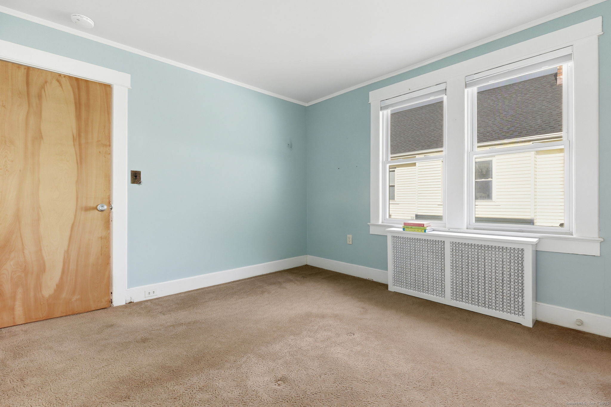 41 Sterling Place, Unit 1 Stamford, CT 06907 - Photo 24 of 29 an empty room with windows