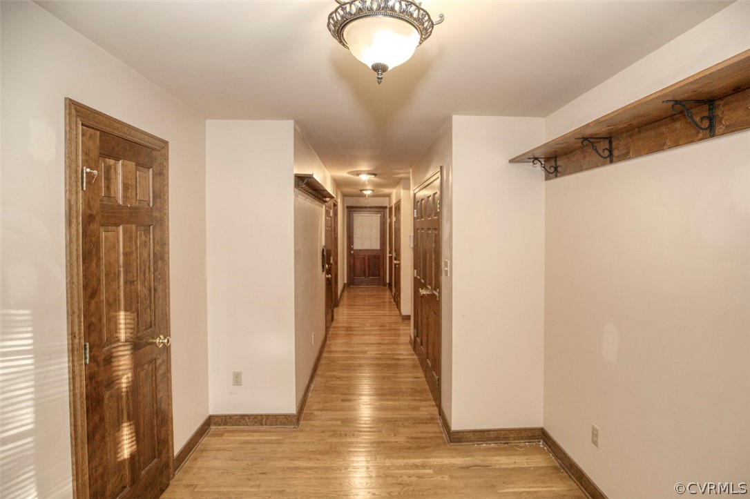 9620 Old Forge Road Providence Forge, VA 23140 - Photo 23 of 39 Rear Entrance Foyer and Mud Room