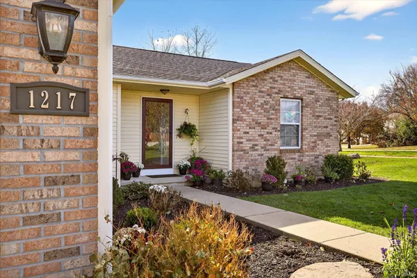 $464,900 | 1217 Woodhill Drive, Bloomington, IN 47403