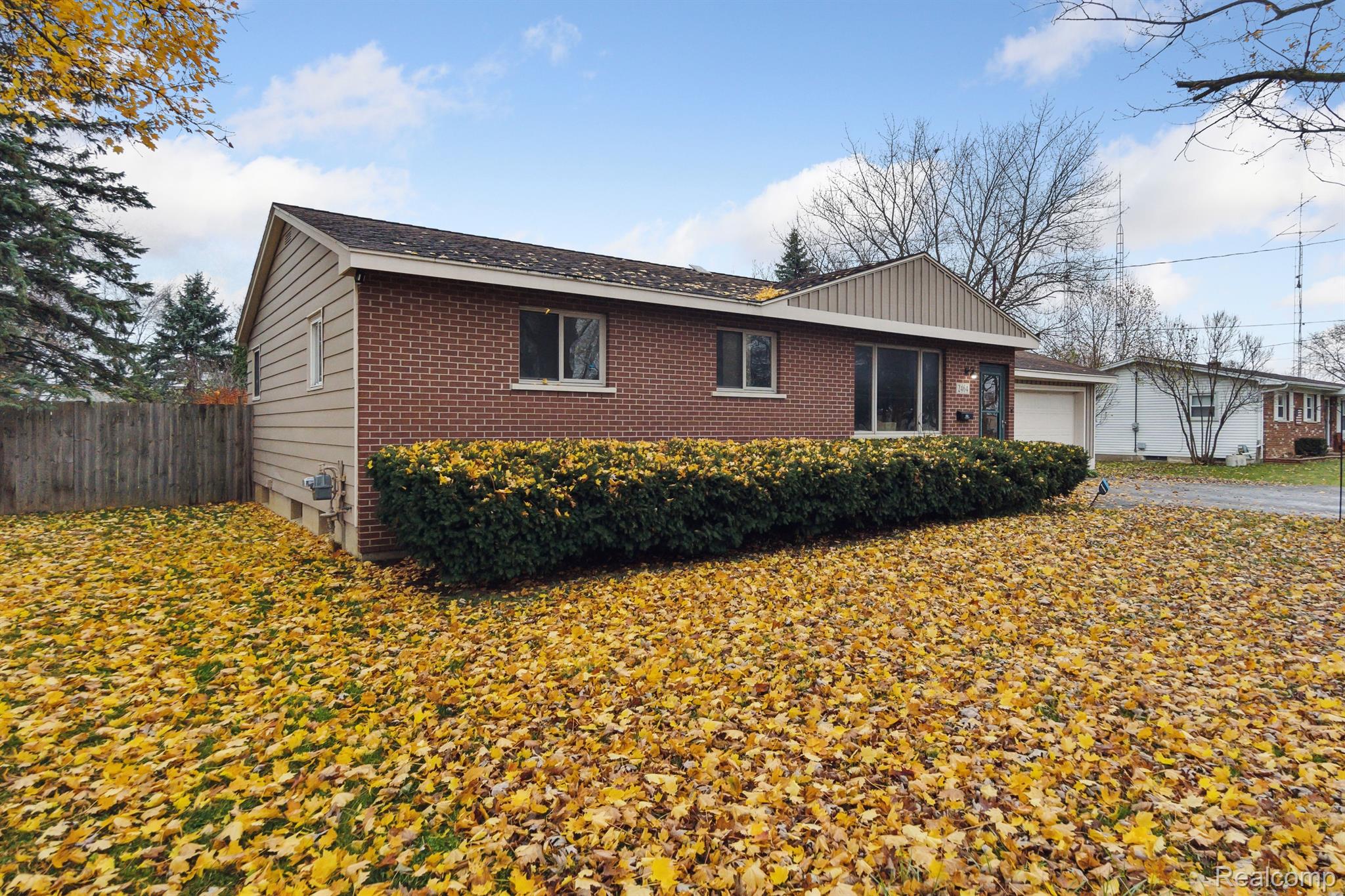2464 West Maple Avenue Flint, MI 48507 - Photo 6 of 35 Gallery Image 6