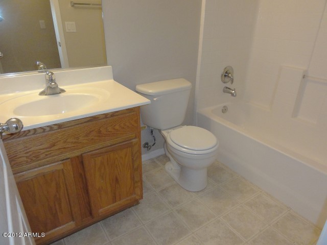 9736 West Heber Road Tolleson, AZ 85353 - Photo 6 of 42 Bath 02-A