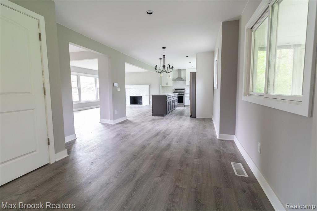 20005 Ronsdale Drive Beverly Hills, MI 48025 - Photo 10 of 35