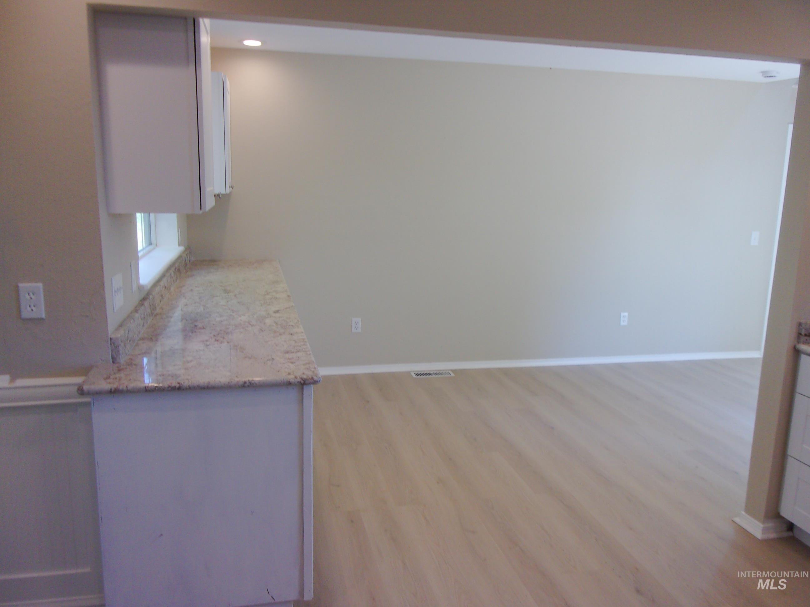 1629 Sand Road Weiser, ID 83672 - Photo 5 of 34
