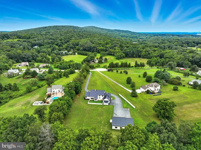 $940,750 | 160 Vida Lane, Dover, PA 17315