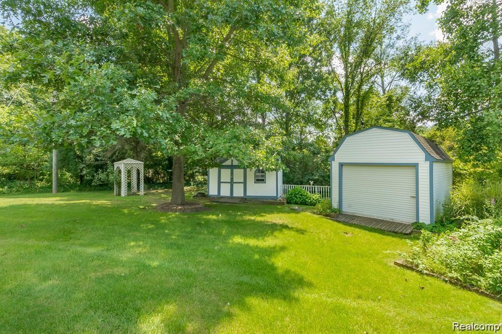 5854 Bentley Lake Road Howell, MI 48843 - Photo 6 of 19