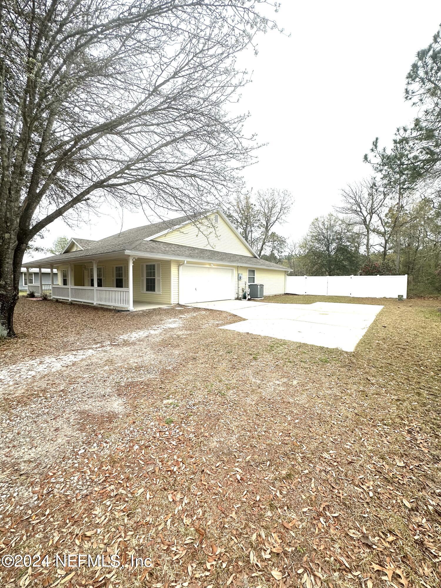 10339 Ford Road Bryceville, FL 32009 - Photo 3 of 41 Garage Entry Exterior 2
