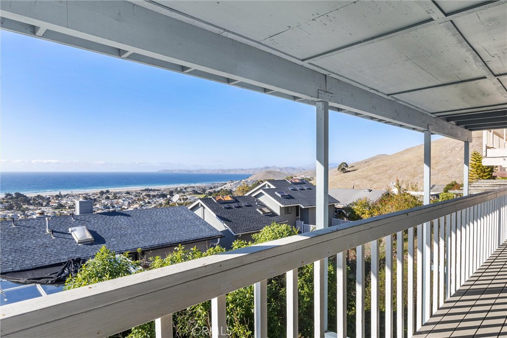 2631 Nutmeg Avenue Morro Bay, CA 93442 - Photo 26 of 39 a view of a city from a balcony
