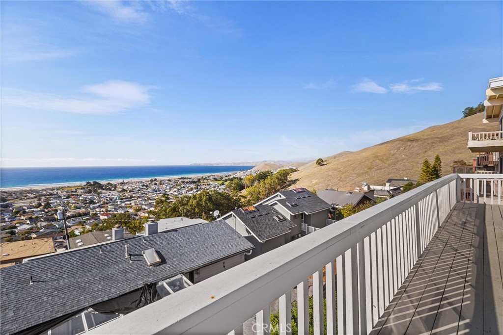 2631 Nutmeg Avenue Morro Bay, CA 93442 - Photo 27 of 39 a view of city and ocean