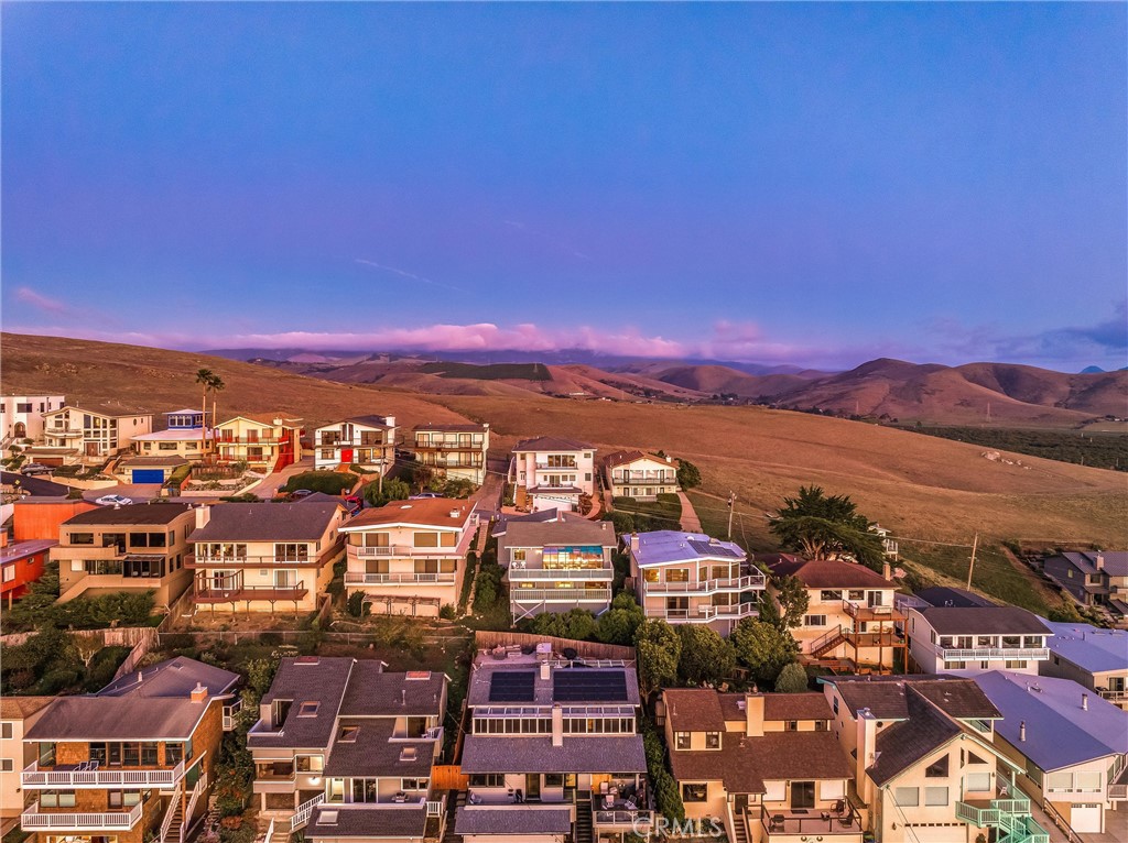 2631 Nutmeg Avenue Morro Bay, CA 93442 - Photo 33 of 39 a view of a city with tall buildings
