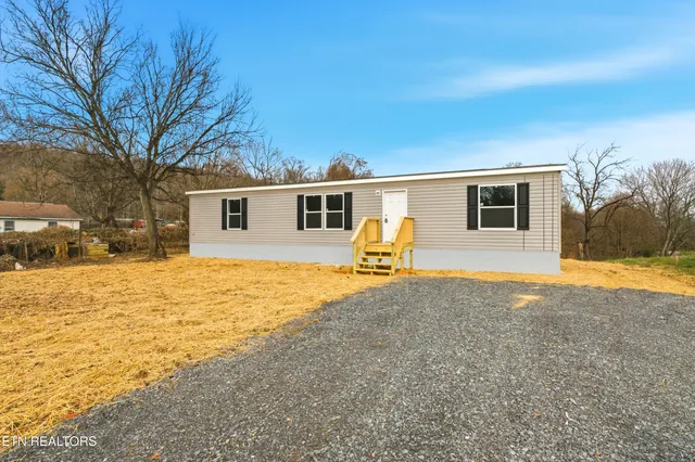 $215,000 | 402 Tedder Street, Rockwood, TN 37854