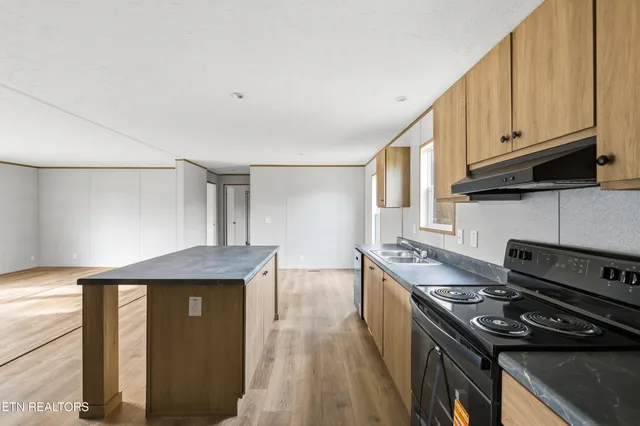 $215,000 | 402 Tedder Street, Rockwood, TN 37854