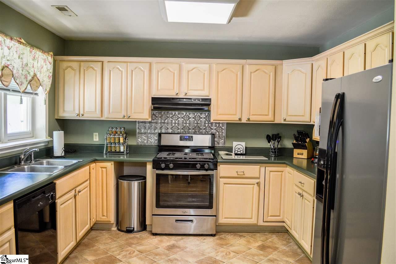 309 Wilson Bridge Road Fountain Inn, SC 29644 - Photo 13 of 26