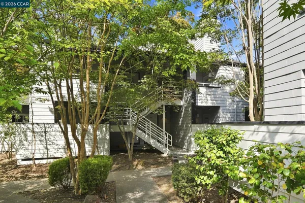 $399,000 | 3193 Wayside Plaza, Unit 25, Walnut Creek, CA 94597