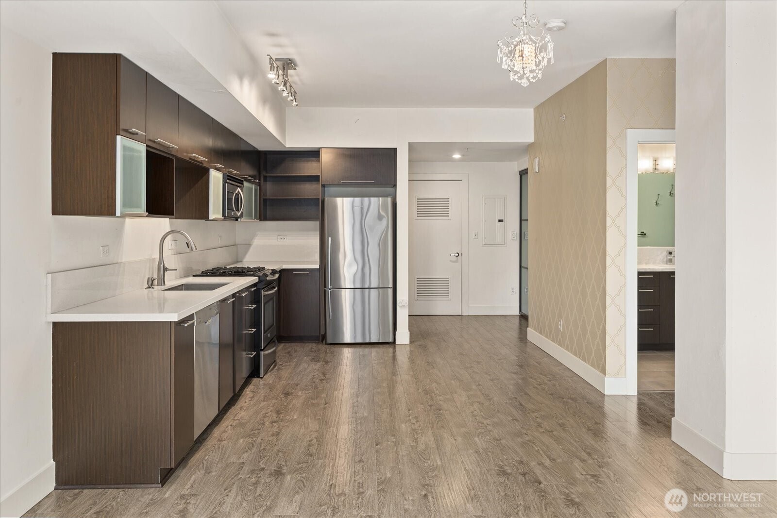 2911 2nd Avenue, Unit 404 Seattle, WA 98121 - Photo 11 of 40