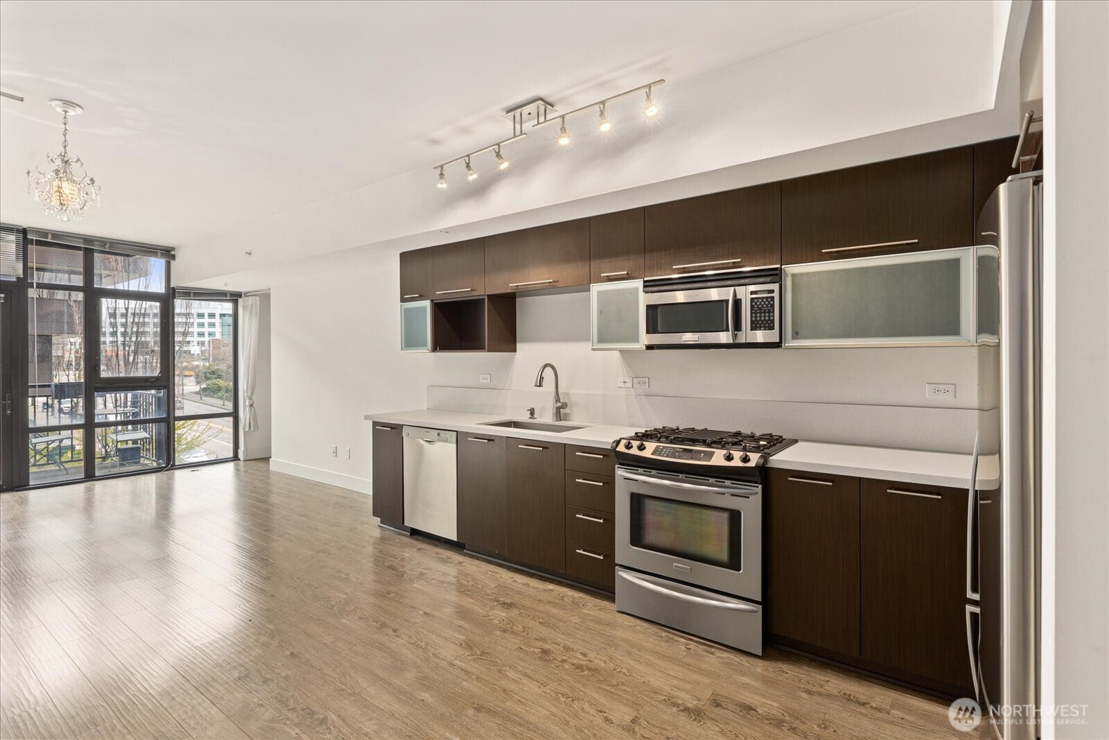 2911 2nd Avenue, Unit 404 Seattle, WA 98121 - Photo 12 of 40