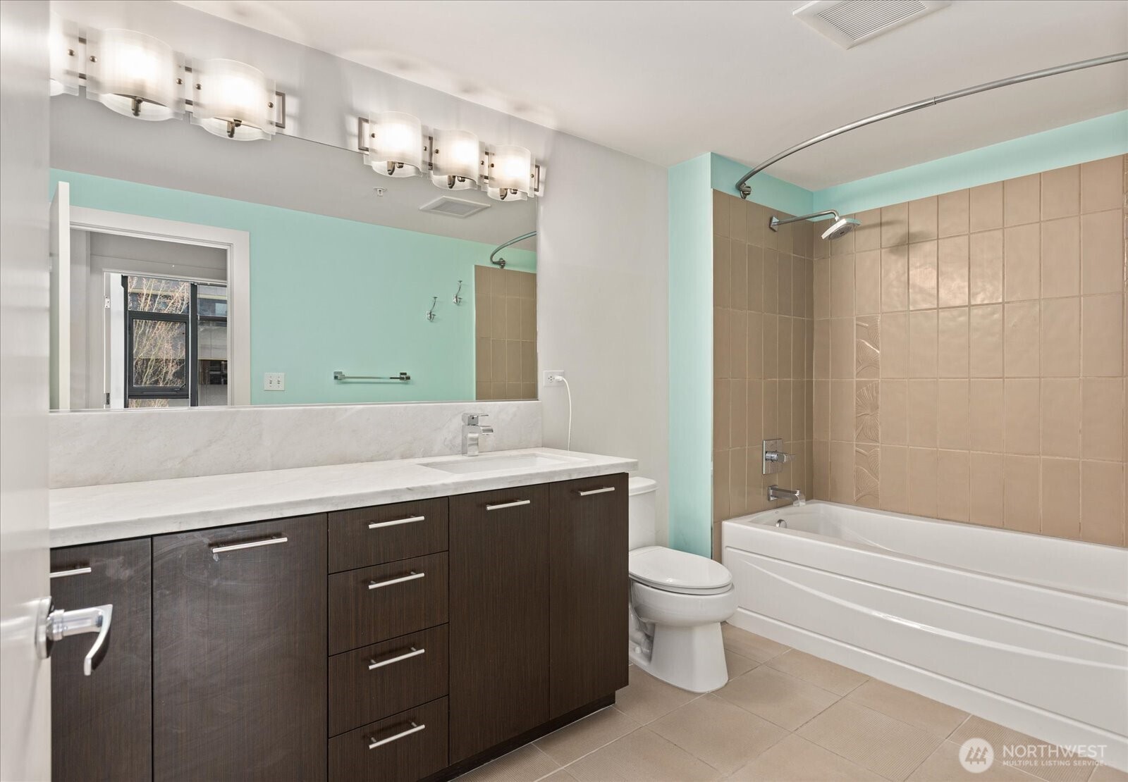 2911 2nd Avenue, Unit 404 Seattle, WA 98121 - Photo 16 of 40