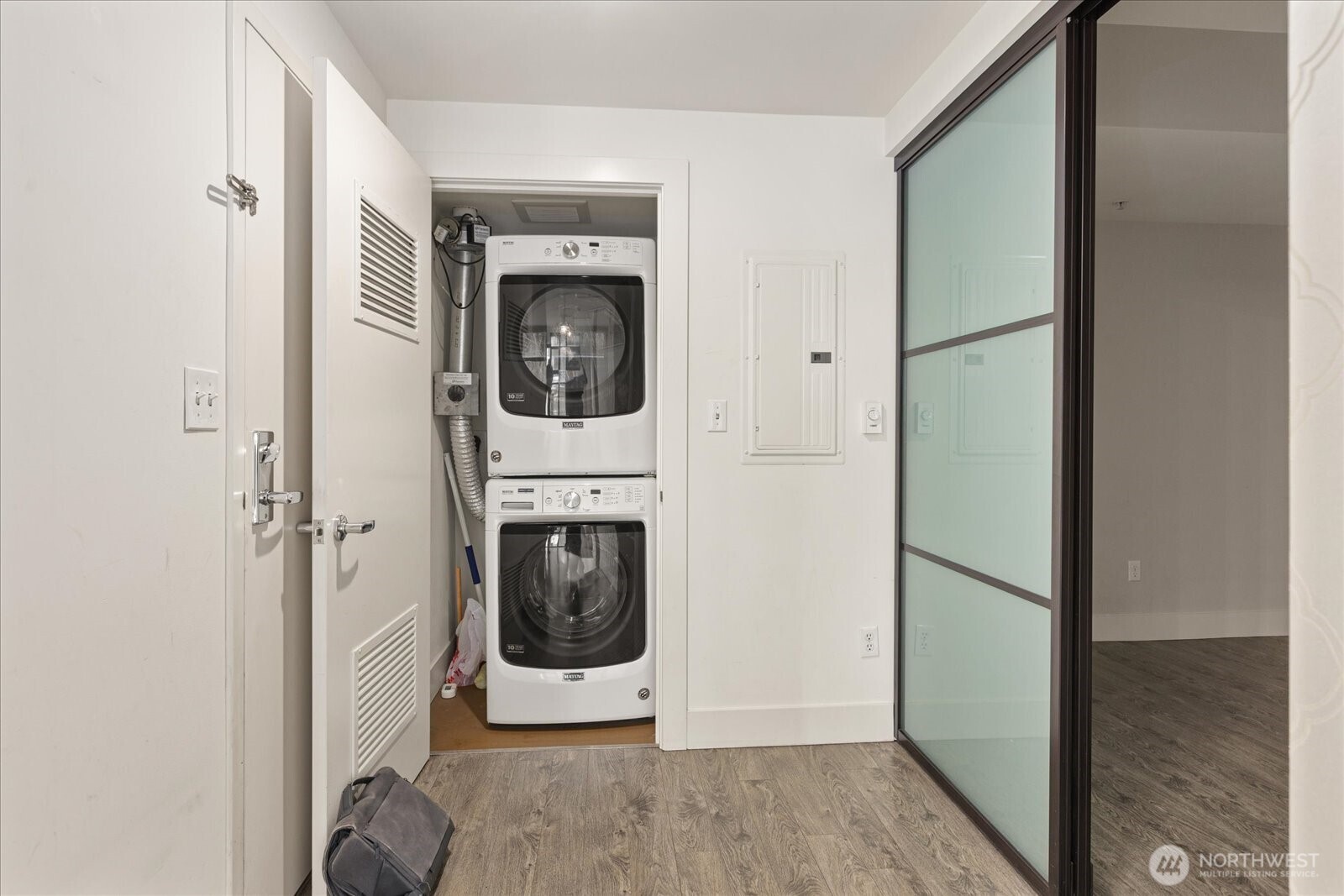 2911 2nd Avenue, Unit 404 Seattle, WA 98121 - Photo 25 of 40