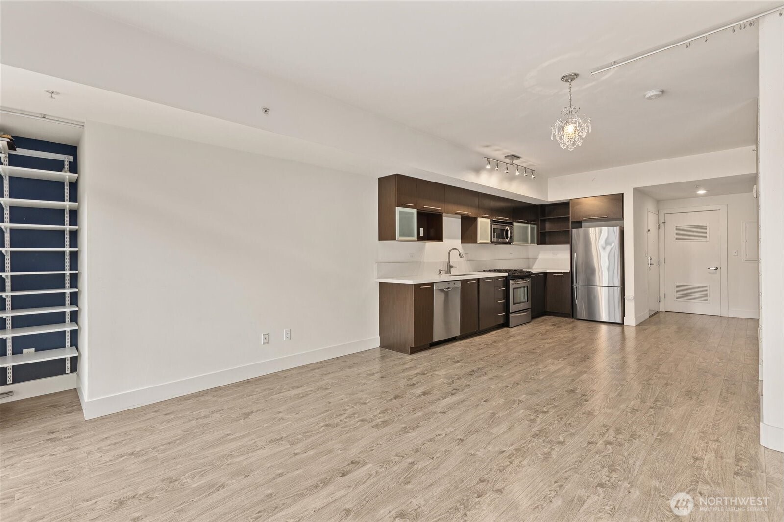 2911 2nd Avenue, Unit 404 Seattle, WA 98121 - Photo 8 of 40