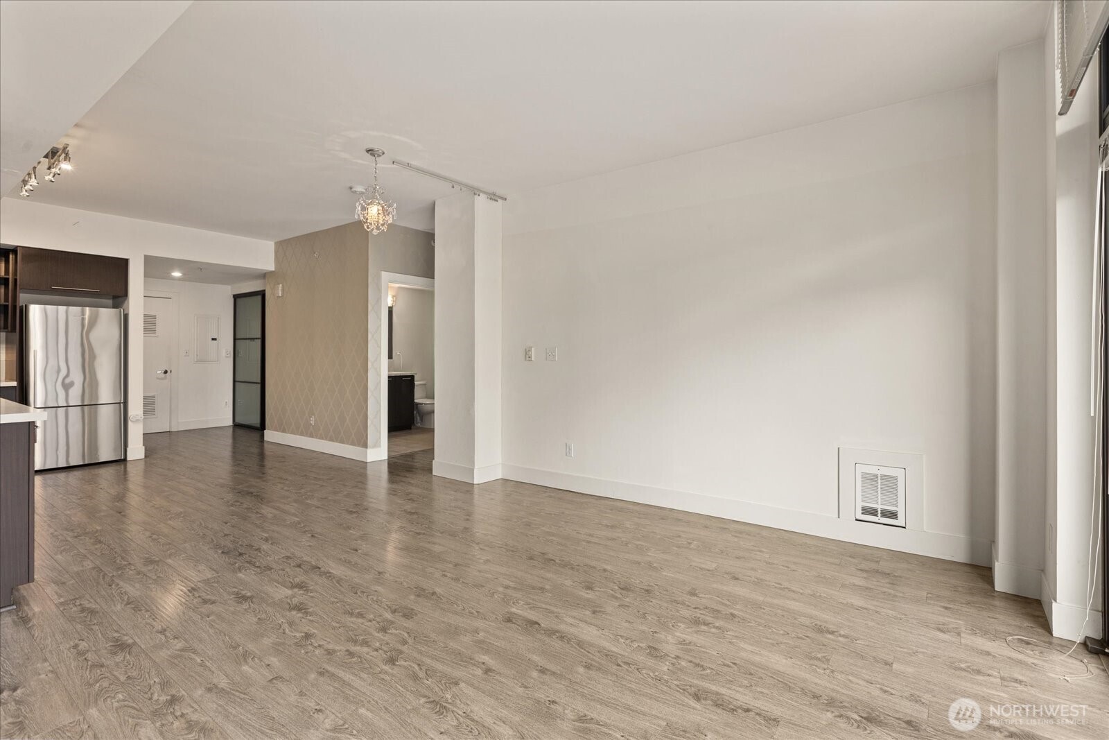 2911 2nd Avenue, Unit 404 Seattle, WA 98121 - Photo 9 of 40
