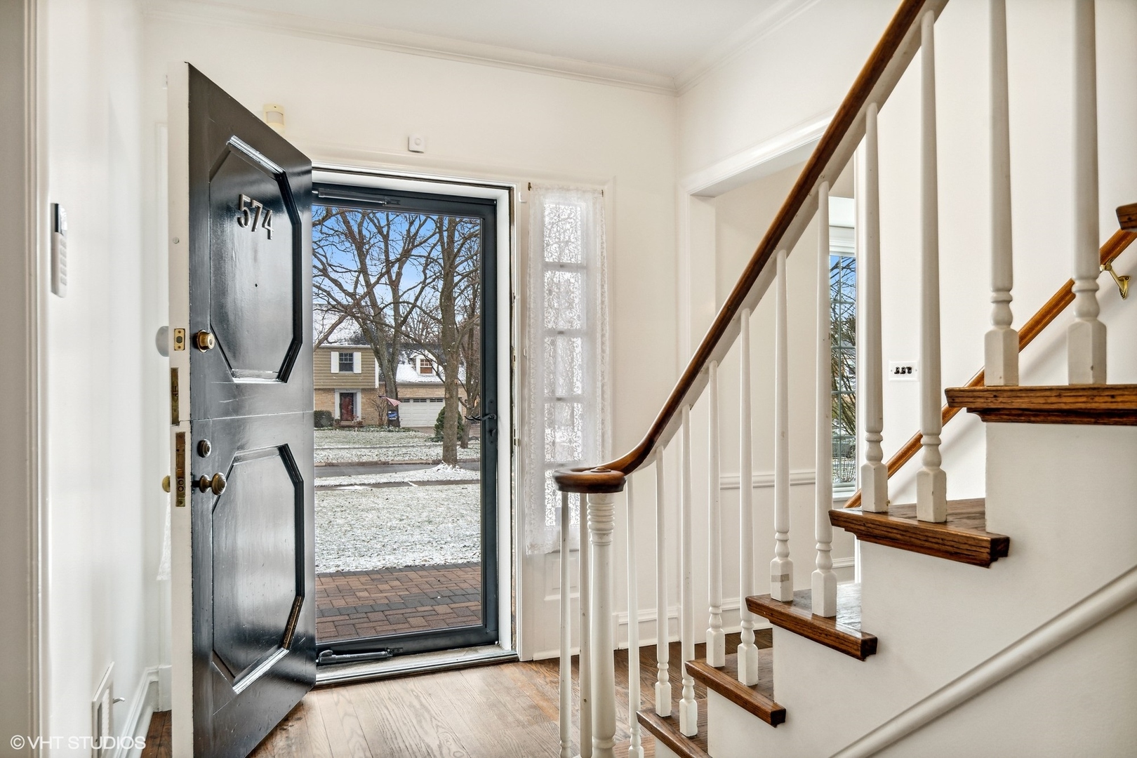 574 Braeside Road Highland Park, IL 60035 - Photo 2 of 29