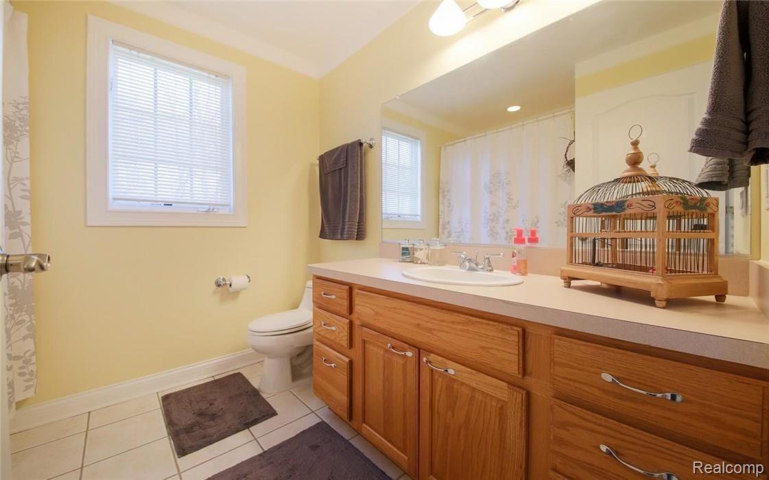 7990 Antcliff Road Howell, MI 48855 - Photo 27 of 51 Second upstairs bath.