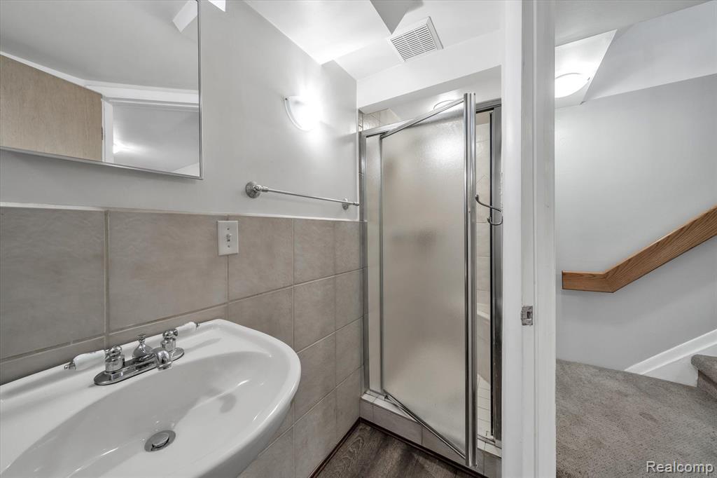 639 Oakbrook West Rochester Hills, MI 48307 - Photo 47 of 51