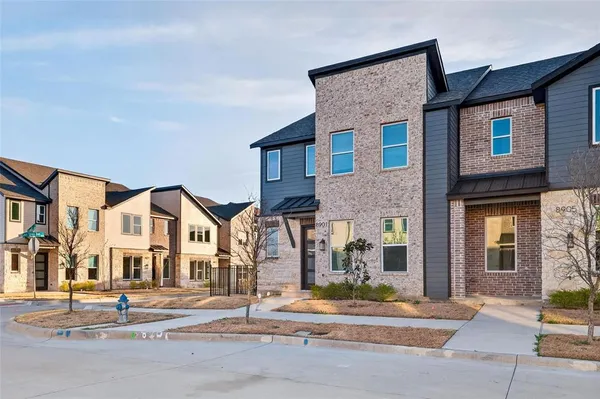 $2,900 | 8901 Lowell Street, Rowlett, TX 75089