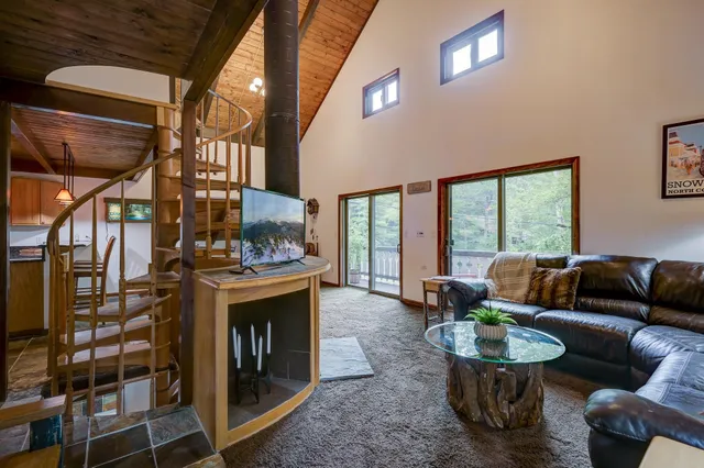 $649,000 | 65 Mittenwald Strasse, Bartlett, NH 03838