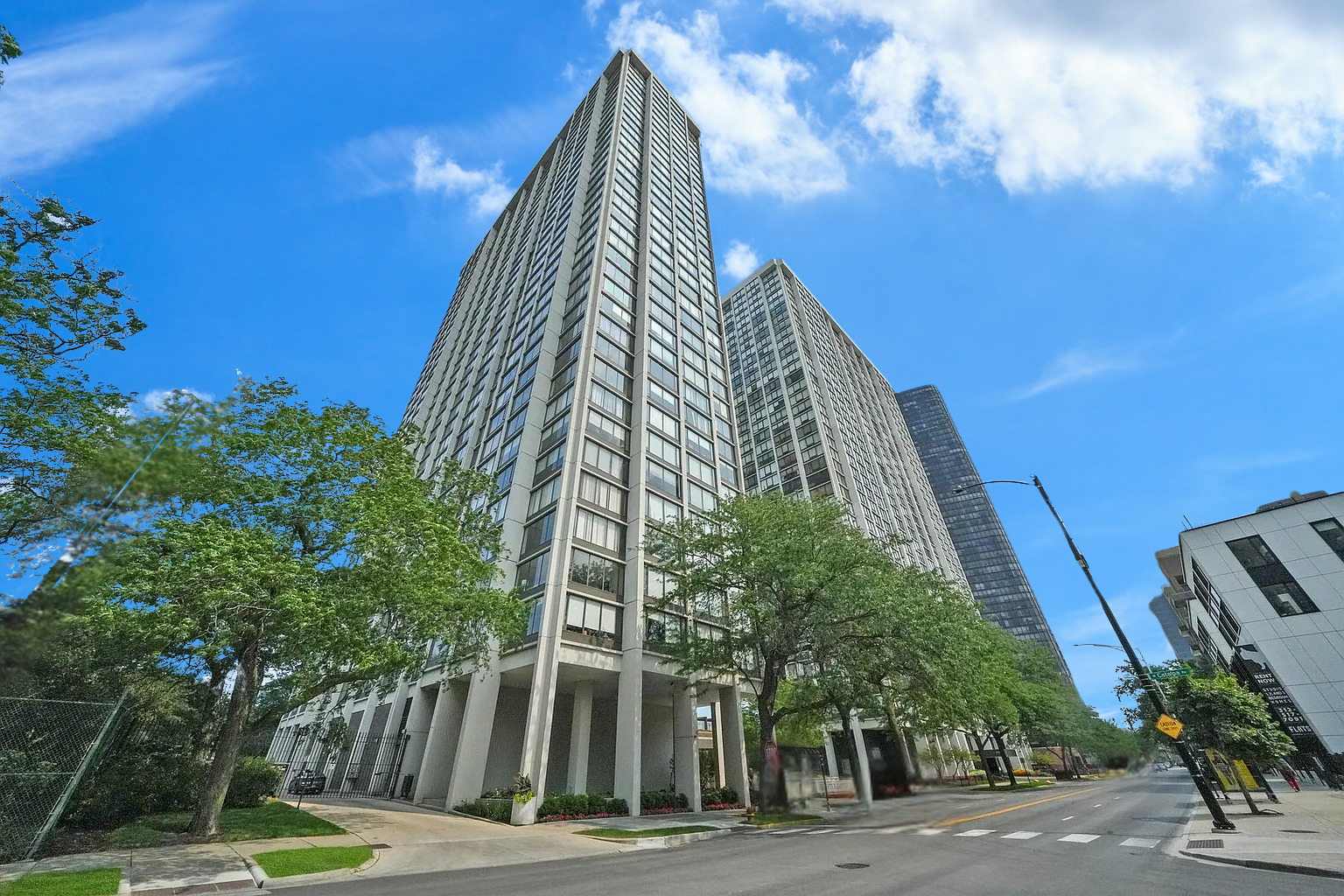 5455 North Sheridan Road, Unit 1008 Chicago, IL 60640 - Photo 1 of 12