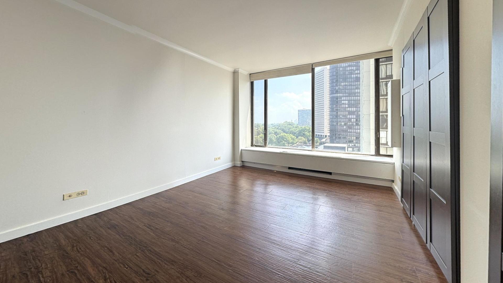 5455 North Sheridan Road, Unit 1008 Chicago, IL 60640 - Photo 7 of 12