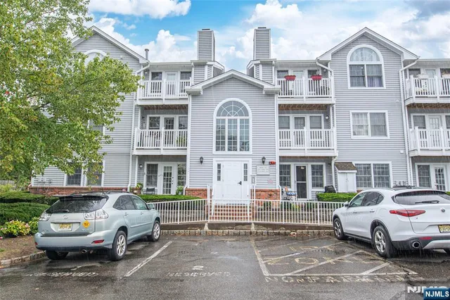 $464,900 | 34 Genoble Road, Unit 34, Montville, NJ 07045
