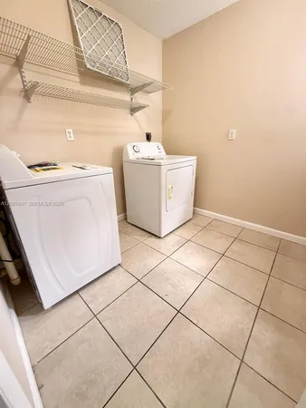 $3,200 | 3301 Raleigh Street, Unit 4D, Hollywood, FL 33021