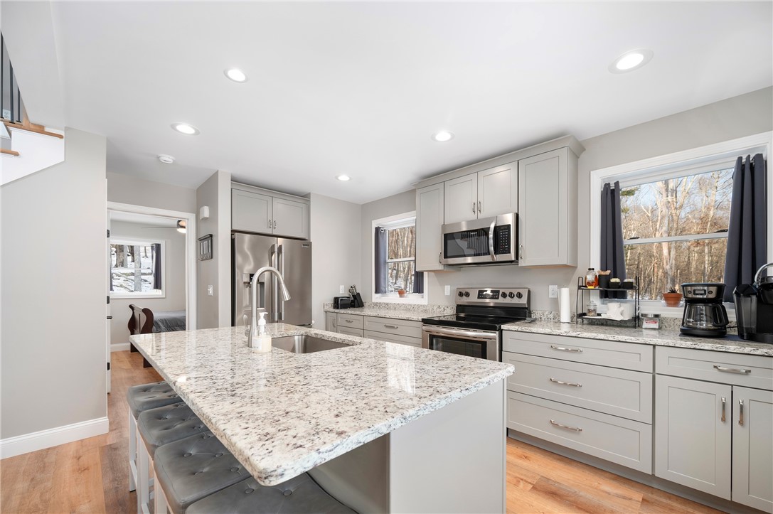 461 Brayman Hollow Road Pomfret, CT 06259 - Photo 11 of 44 Gallery Image 11
