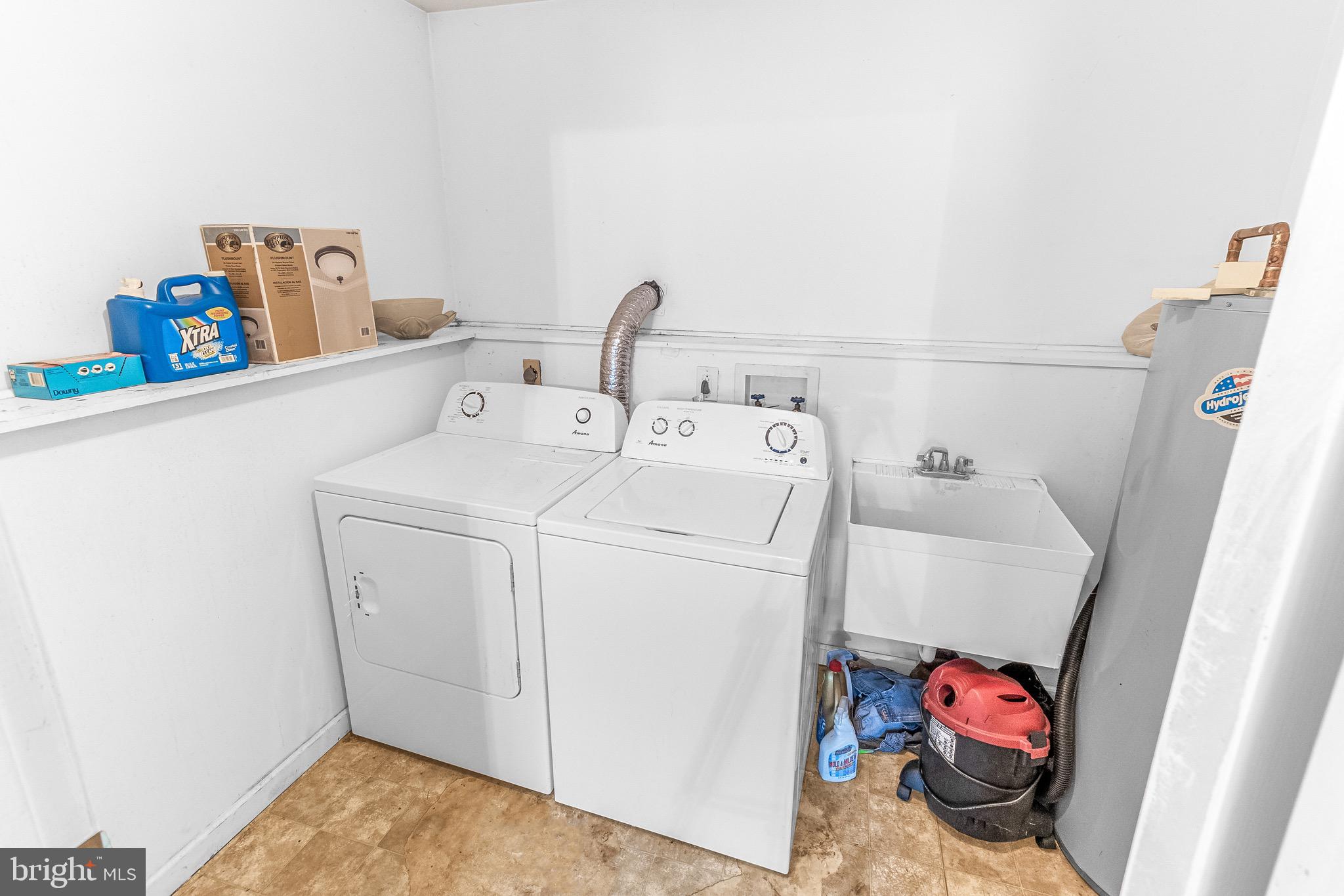 207 Preston Place Ranson, WV 25438 - Photo 23 of 32 a utility room with dryer and washer