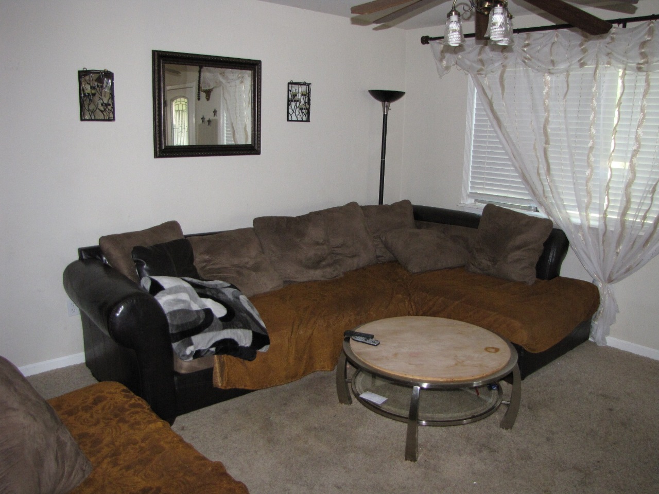 1170 Beltline Road Redding, CA 96003 - Photo 4 of 11 Livingroom
