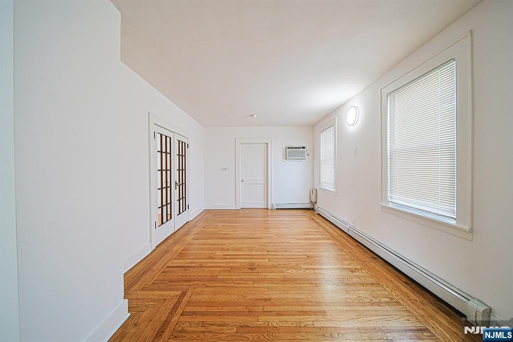 334 Broad Avenue Ridgefield, NJ 07657 - Photo 7 of 36 Gallery Image 7